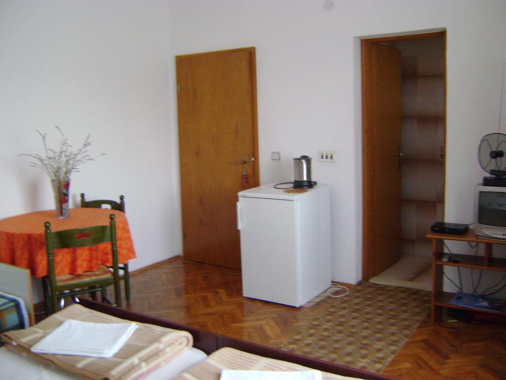 Apartments Radulovic Biograd Na Moru Room photo